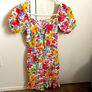Beautiful puff sleeve mini dress. Great for summer, fit true to size.